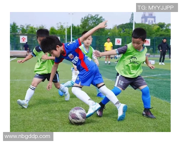 经典足球歌曲回顾与推荐让我们一起感受绿茵场上的激情与荣耀